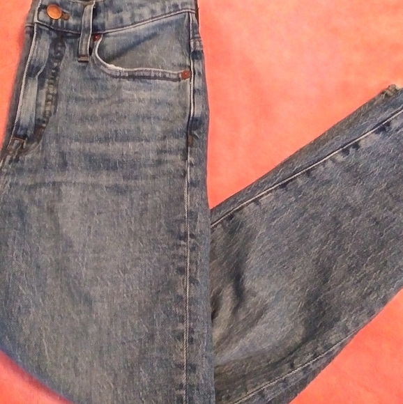 Madewell | Classic Straight Jean - Picture 2 of 4